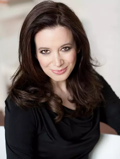 Carol Roth