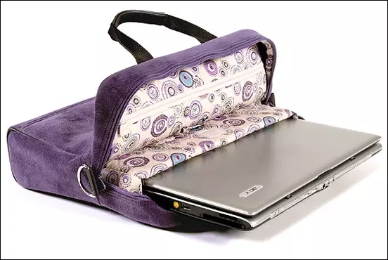 A classy laptop bag for hipsters and traditionalists